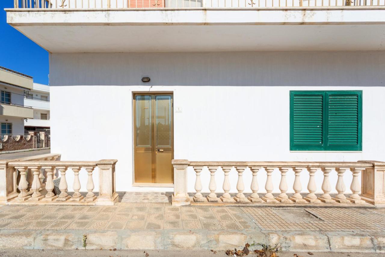 Appartamento Fronte Mare E Spiaggia 托雷莫泽 外观 照片